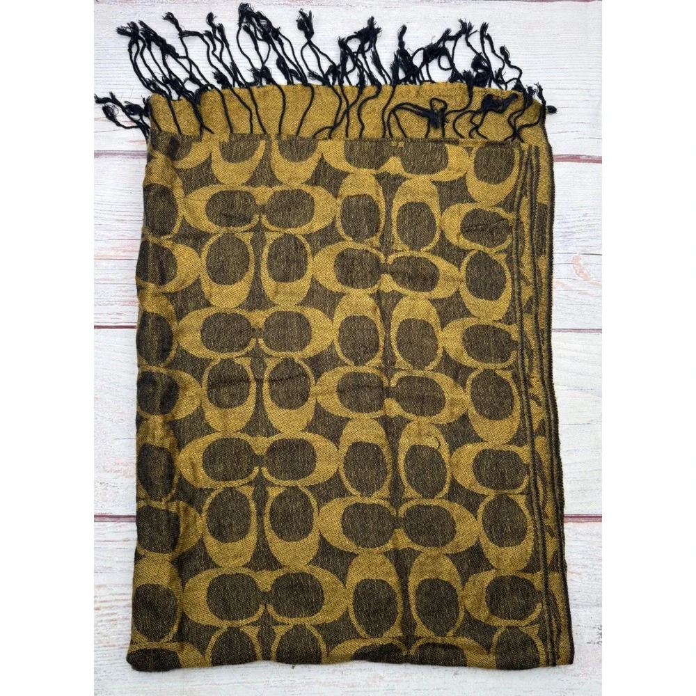 Coach Signature C‎ Logo Jacquard Fringe Wrap Scarf Gold Black
